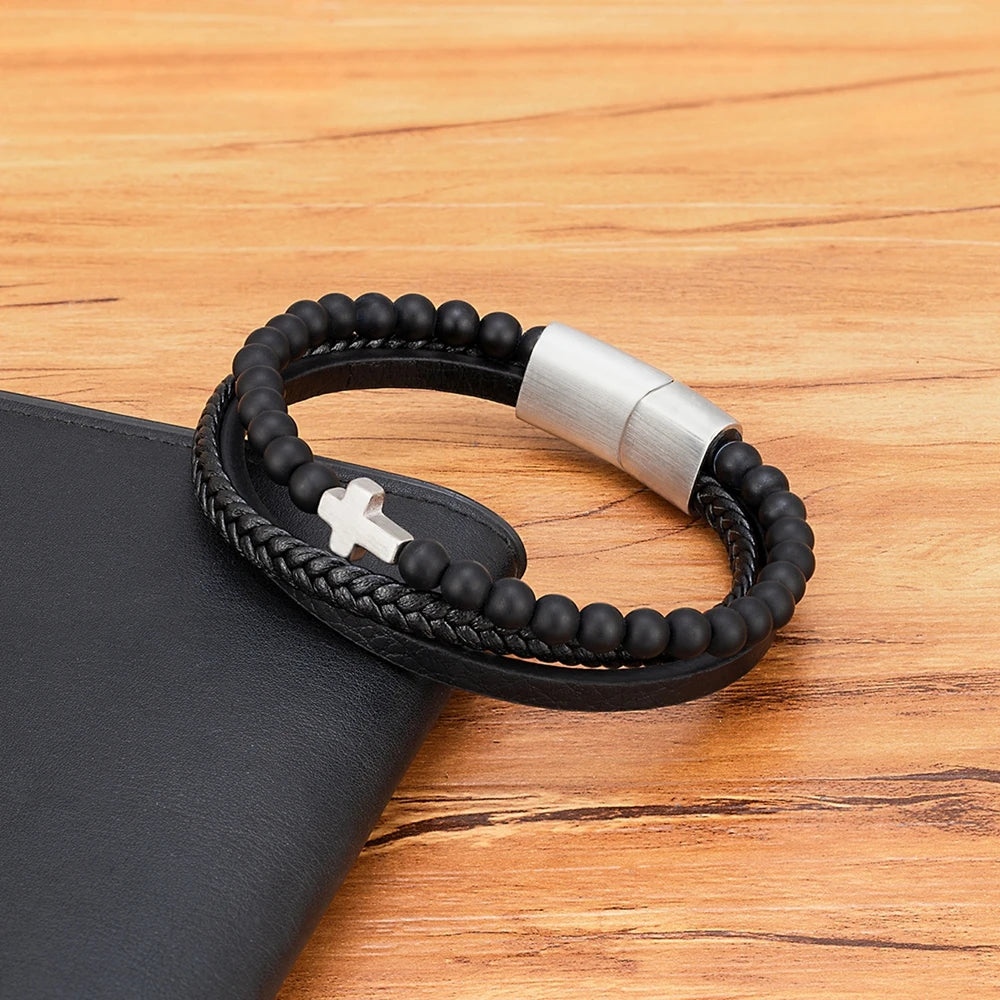 Pulseira Multilayer com Cruz – Couro Multicamadas e Fecho Magnético Masculino