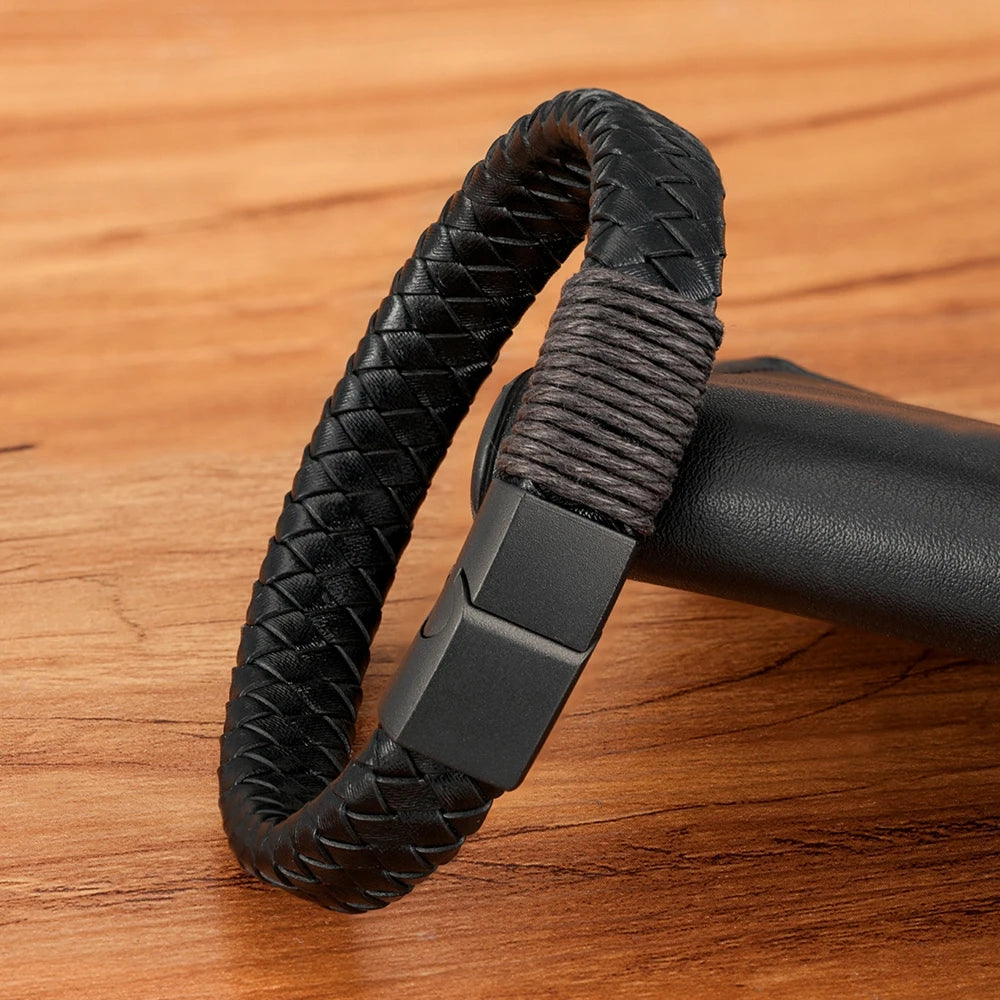 Pulseira Masculina Norba Clássica – Couro Legítimo Trançado à Mão com Aço Inoxidável e Fecho de Gancho
