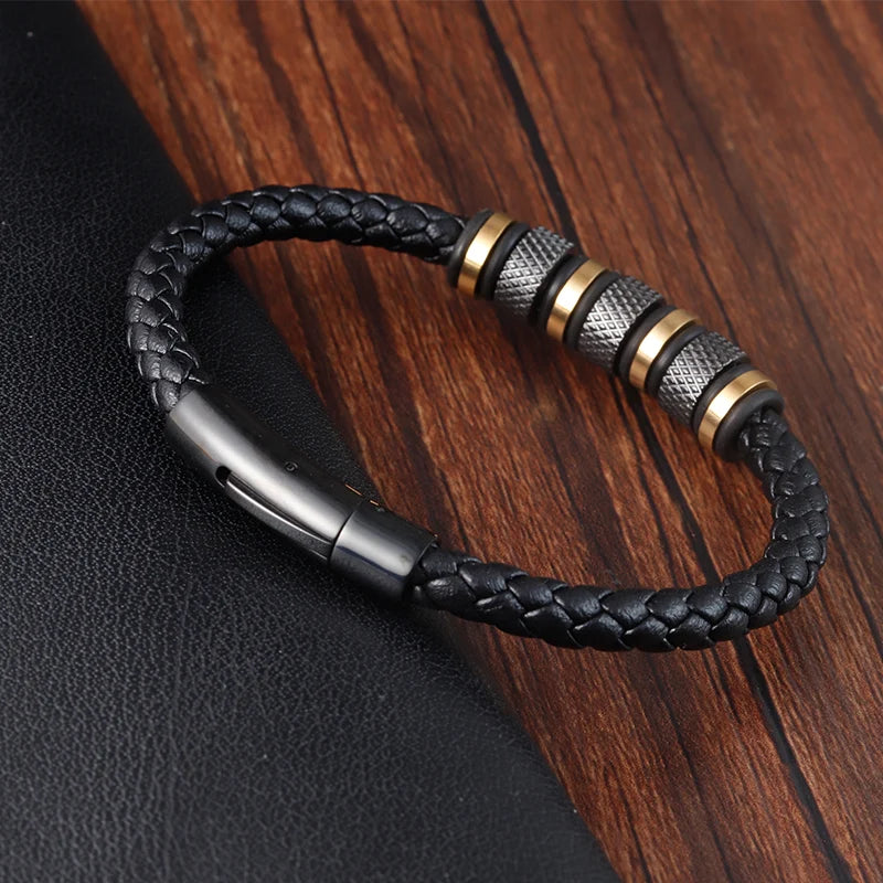 Pulseira Masculina Baetulo – Couro Trançado com Aço Inoxidável e Fecho Magnético Estilo Moderno